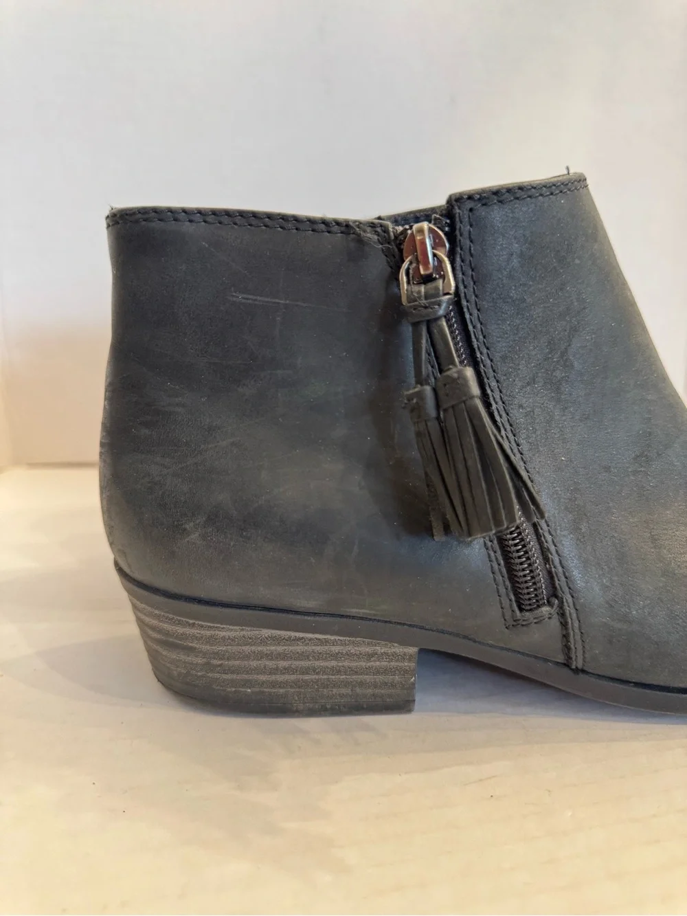 Clarks Collection Ankle Booties Sz 8.5 W Side Zip Black Tassel Ultimate Comfort